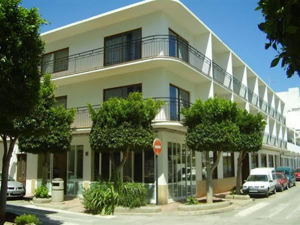 Hostal Residencia Nicolau Sant Antoni de Portmany Exterior foto